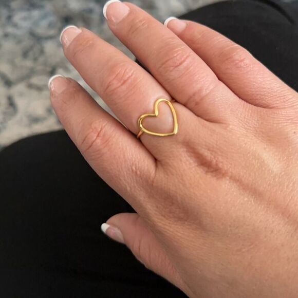18K Gold Plated Hollow Big Heart Stackable Ring For Women. - Picture 1 of 13